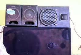 4 speakers in 2500