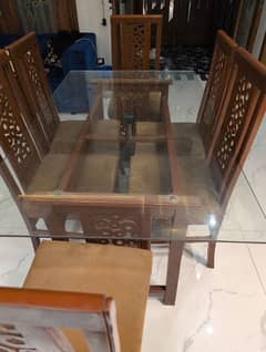 Dinning table for sale