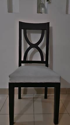 dining table for sale. .