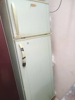 FOR SALE: Singer Refrigerator – Excellent Condition!