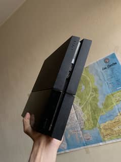 PlayStation 4 PS4 With 2 Games and Original Controller