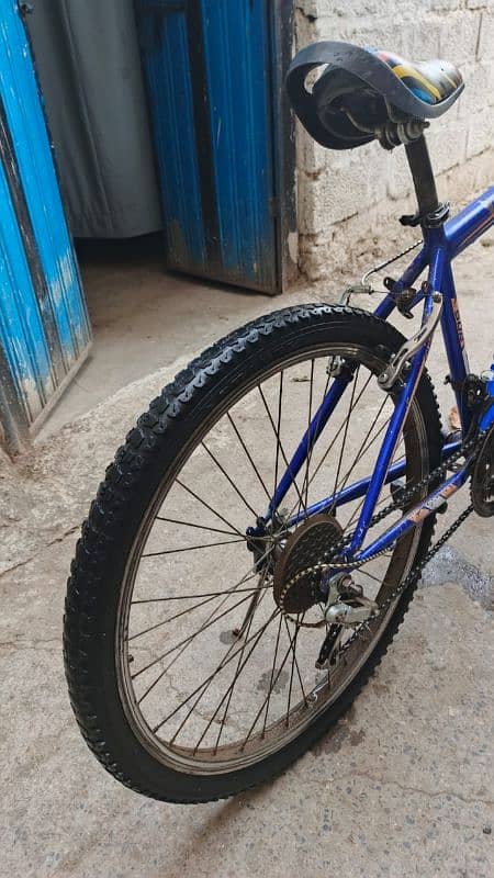 Cycle available in very good condition with gears 4