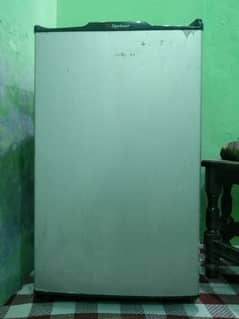 Brand Dawlance good condition 1 door and all is ok 03079291392