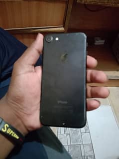 iPhone 7 128gb condition 10/9 bilkul ok hy bas fingar work nahi karte