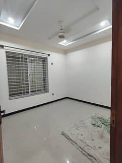 5mrla double unit house for rent