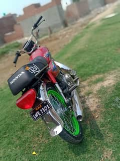Honda CD70 2006