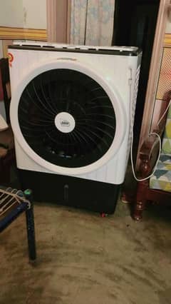 Air Cooker . 6 ice bottles
