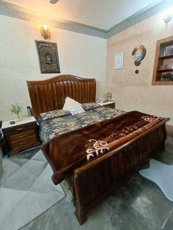 king bed side tables dressing 0