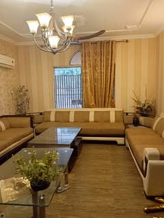 12 marla beautiful house available for Rent silent office at hot location