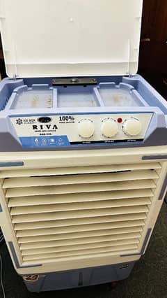 Ac dc cooler in new condition with supply