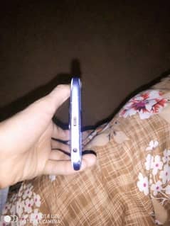 mobile grey color mein hai