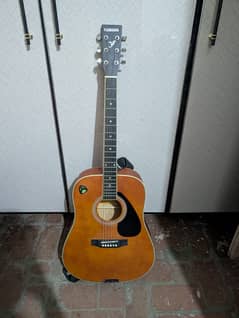 Yamaha f310t in mahogany wood with accessories in mint condition