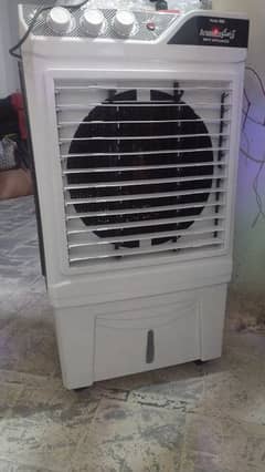 only 1 day uesd ye solar pe b chal jata