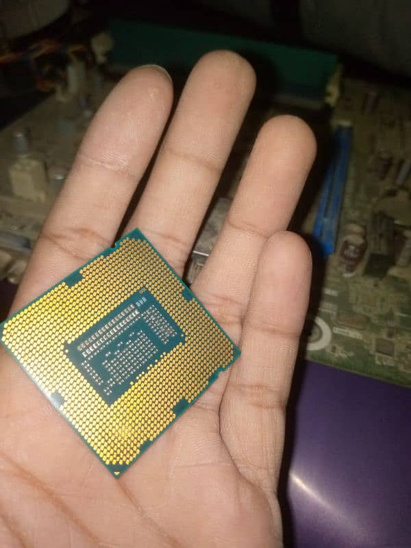 Core i5-3550 Processor + 2 GB DDR3 RAM (Free) 1