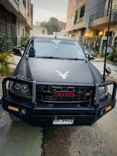 TOYOTA HILUX 4x4 south