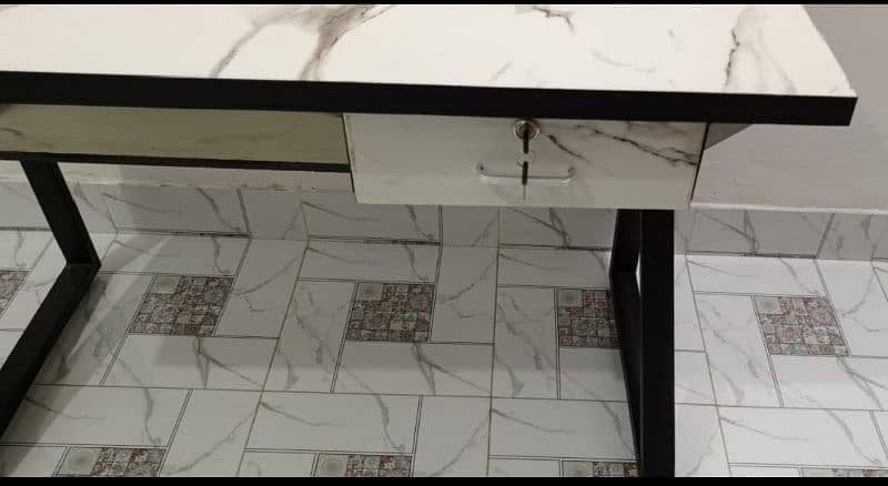 New Stylish Computer Table 2