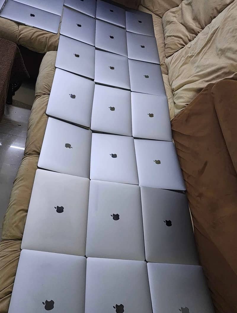 (16 inch) (2019) i9 (16gb/1TB  ) (4gb GPU) (APPLE PRO) Magic Keyboard 12