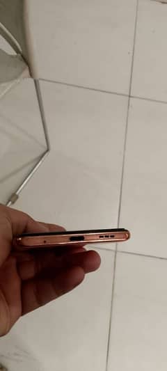 8+5/128 box and charger