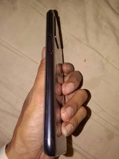 Koi fald Nahin hai bilkul okay mobile hai complete box