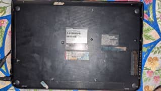 TOSHIBA CORE i3