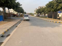 10 Marla Plot Available In Rehman Enclave