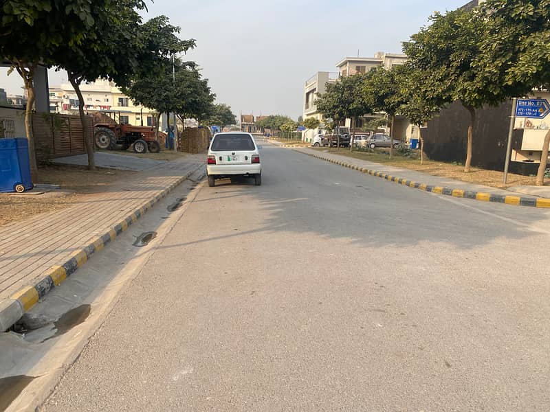 10 Marla Plot Available In Rehman Enclave 0