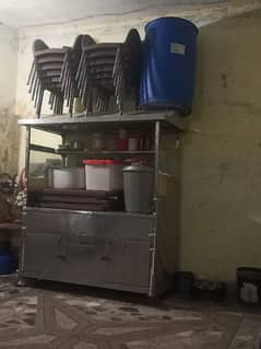 ریسٹورنٹ کا سارا سامان