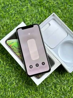 I PHONE X FOR SALE ONLY CONTACT WHATUP CONTACT 03292450497