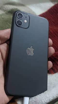 iphone 11, PTA Approved with box.