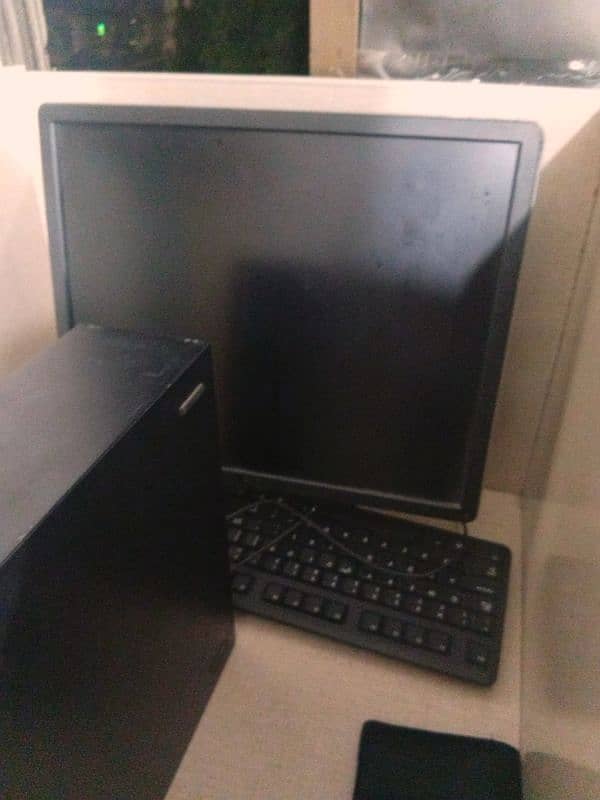 6 Set available with mouse keyboard and monitor 2