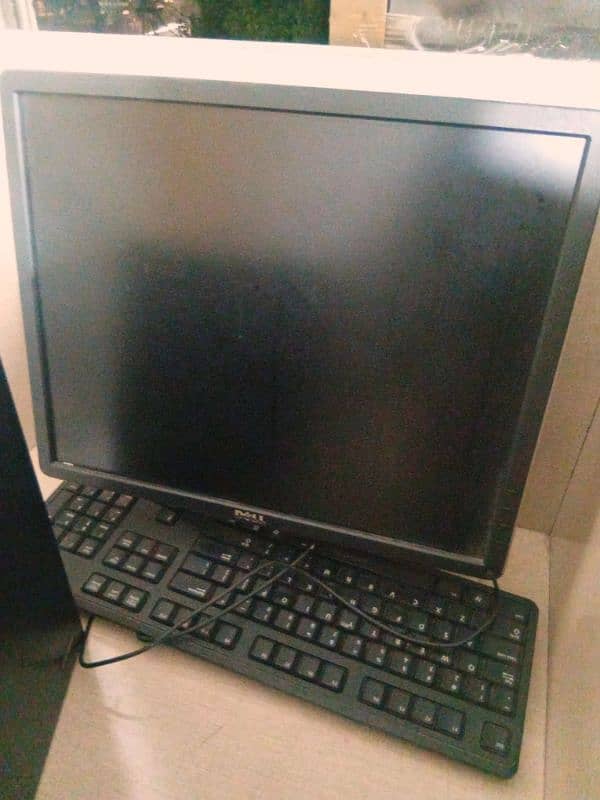 6 Set available with mouse keyboard and monitor 3