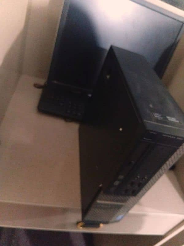 6 Set available with mouse keyboard and monitor 6