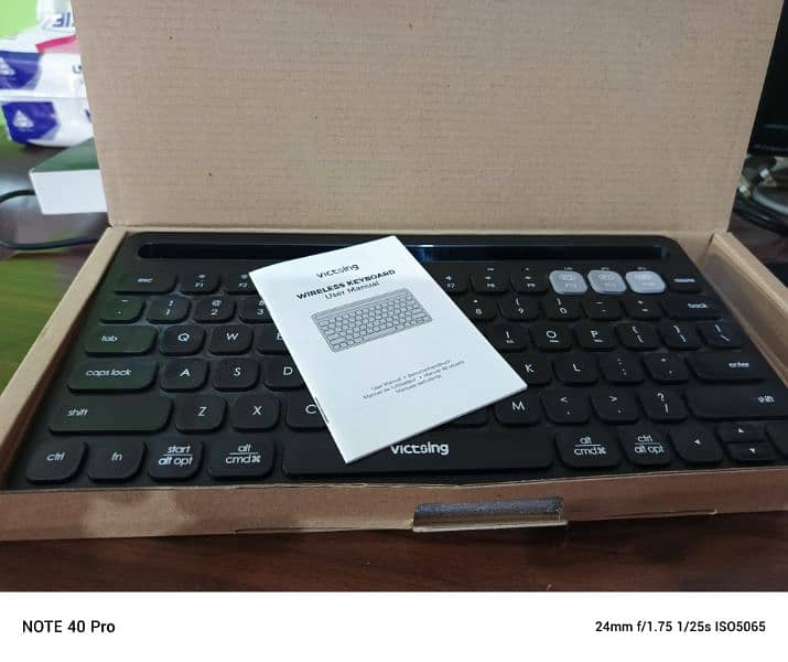 Bluetooth Keyboard Wire Less Best Condition 4