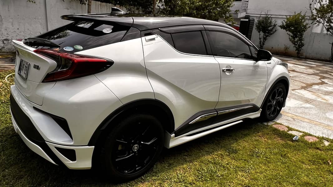 Toyota CHR G Mode Nero 2019 4