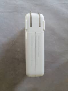 Apple original 140-W Type-C Power adapter