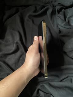 I phone 13 pro max, 256GB, with box