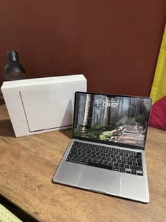 Macbook Air M2 , 13.6 inch , 8GB , 256GB