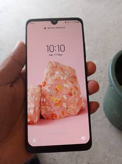 Samsung A32 Open howa hai ak bar charging stripe dali hai hai.