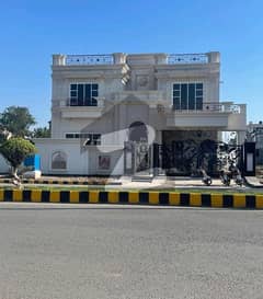 CC Main Boulevard 1 Kanal Brand New House For Sale
