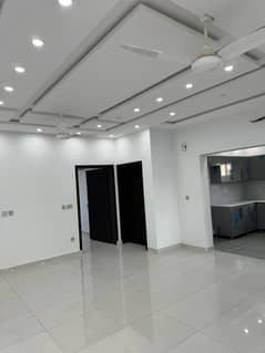 10 Marla upper portion available for rent in Lda avenue 1 lahore