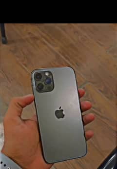 iphone 12 Pro in mint condition 10/10