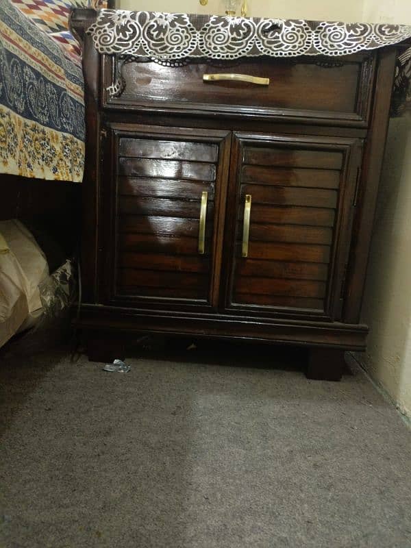 Bed with dressing table and two side tables 1