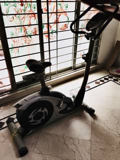 Exercise pedalling bicycle