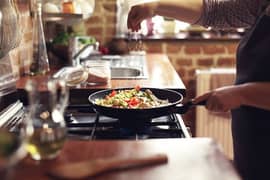 Female Cook ki zarorat hai DHA 7