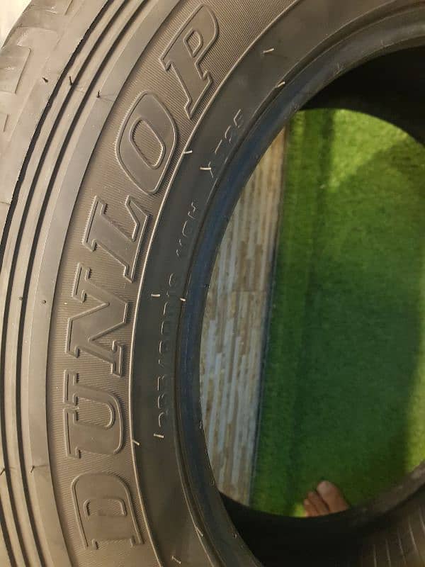 Dunlop Tyres Set (4) in Lush condition, 18 Number 0