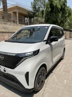 Nissan sakura G package (top of the line)