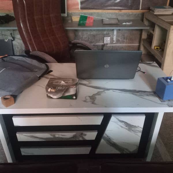 Office Tables 0