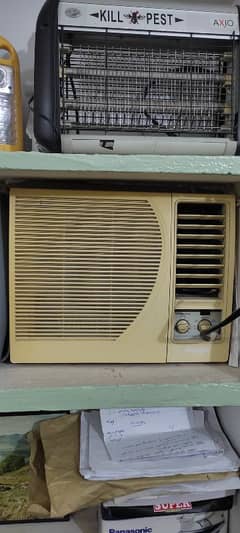 SHIPPED WINDOW AC FOR URGENT SELL IN 2 DAYS.