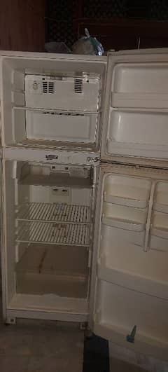 lG Refrigerator ( No FROST), Good condition