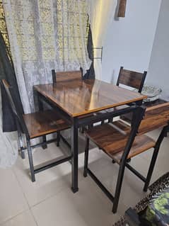 4 seater dining table for sell